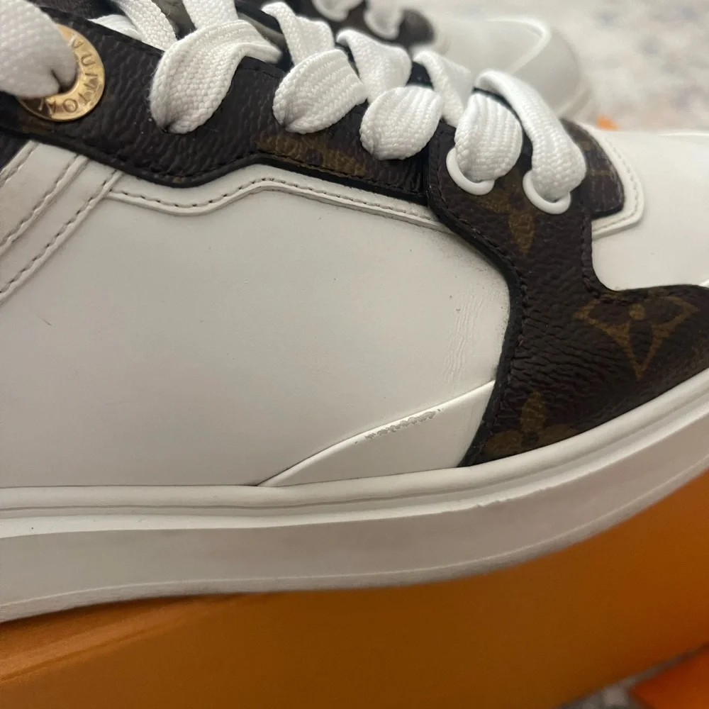 Louis Vuitton Time Out Sneakers White Cocoa Logo Heel  In Box Womens Sz 37/US7 - Picture 9 of 13